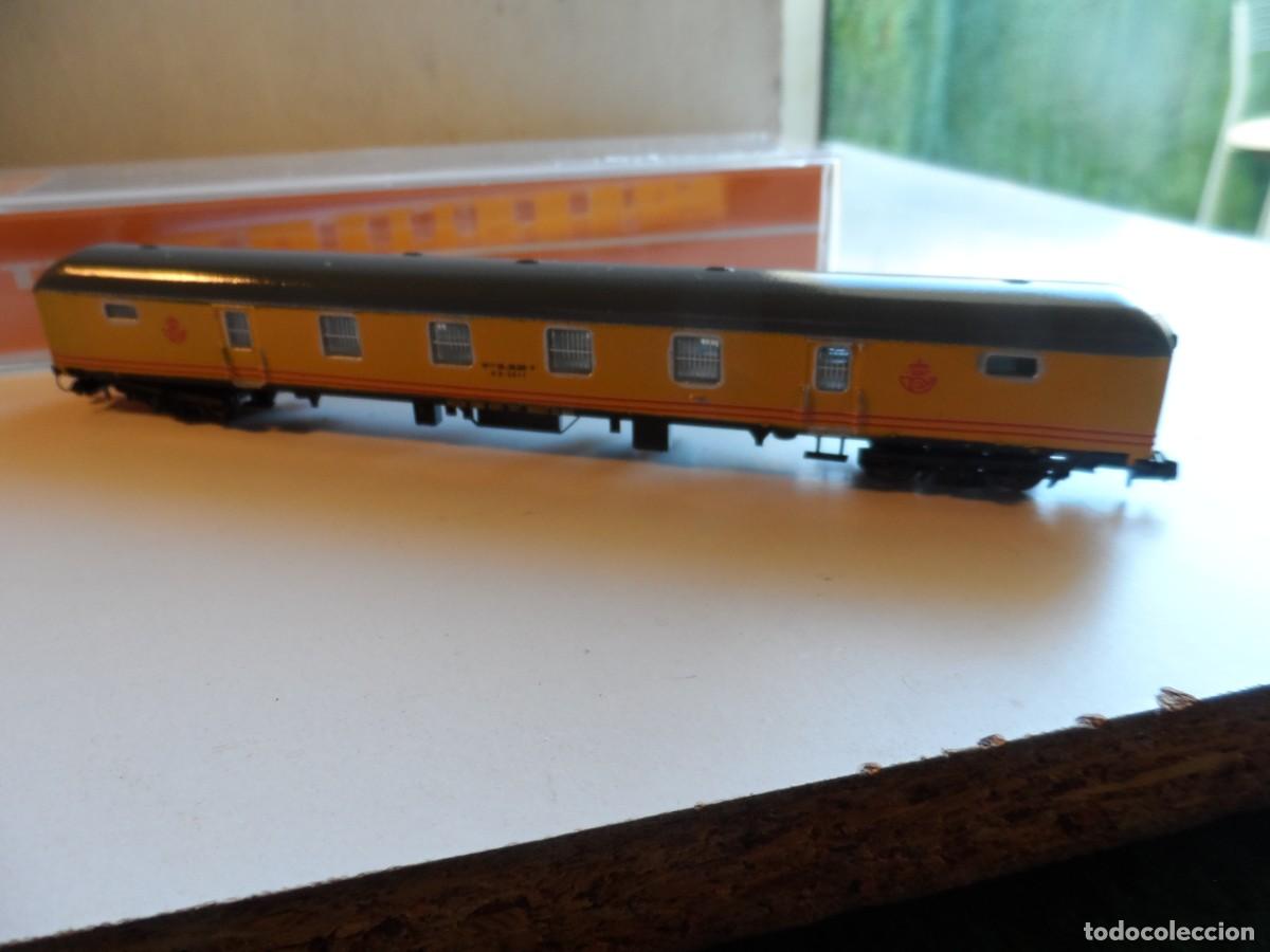 Trenes escala: VAGON FURGON CORREOS MF TRAIN CON LUZ REPINTADO ESCALA N