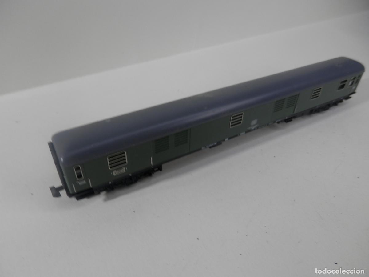 Trenes escala: VAGON FURGON LARGO DE LA DB ESCALA N DE MINITRIX