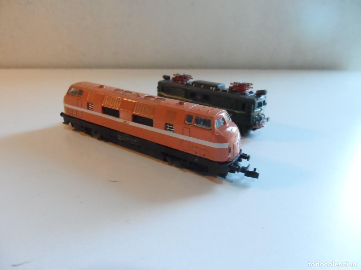 Trenes escala: 2 LOCOMOTORAS EST&Aacute;TICAS ARTESANALES SIN MOTOR ESCALA N
