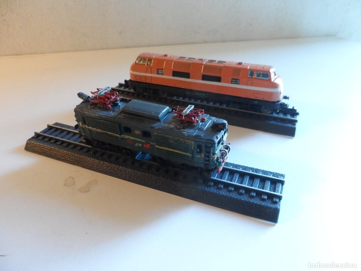 Trenes escala: 2 LOCOMOTORAS EST&Aacute;TICAS ARTESANALES SIN MOTOR ESCALA N