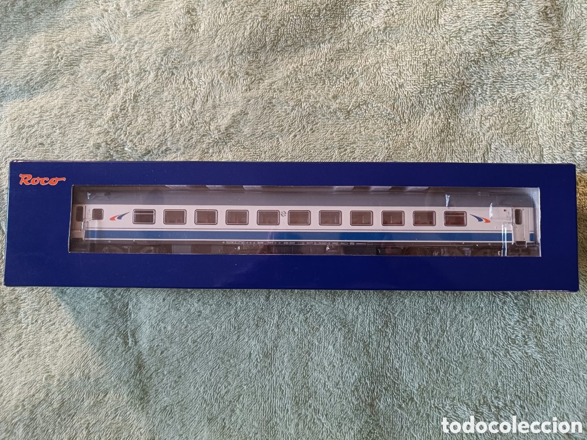 Trenes Escala: Coche 9000 Renfe Grandes L&iacute;neas Roco H0