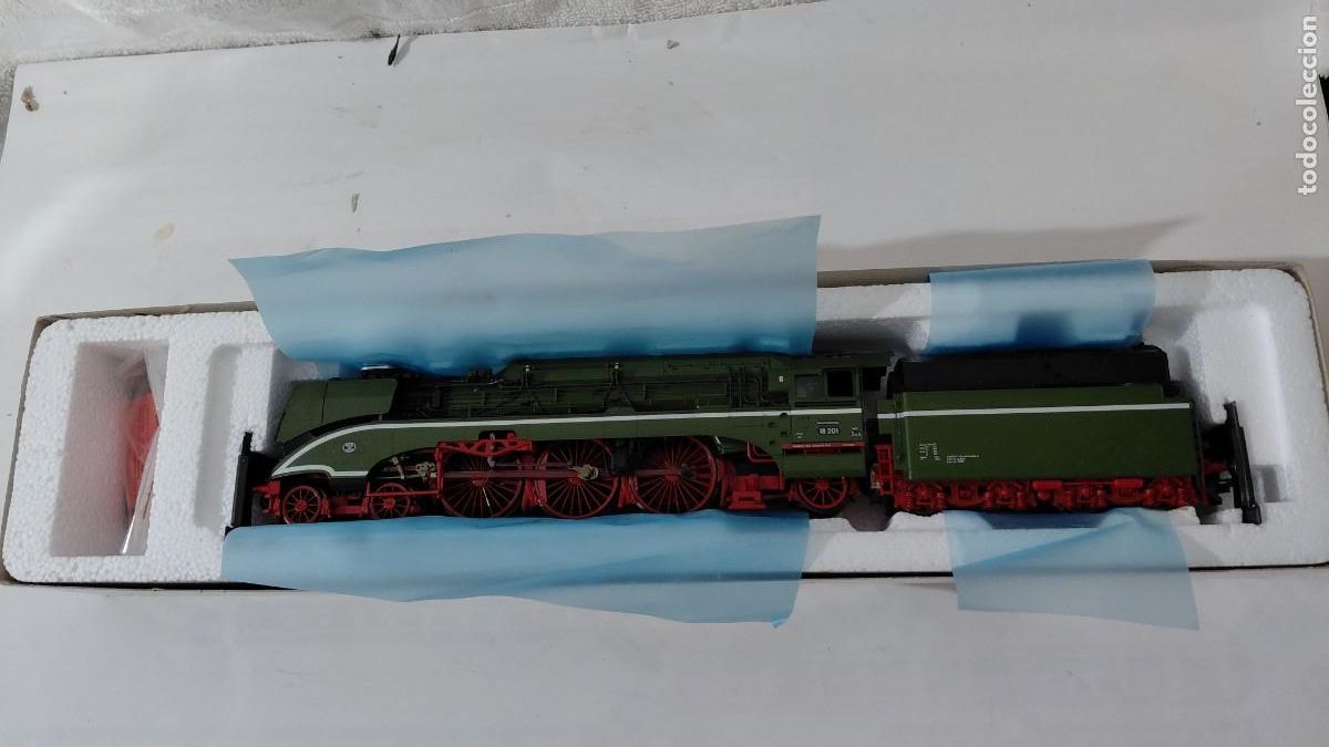 Trenes escala: Locomotora vapor Roco DB AG 18 201 HO CC DC