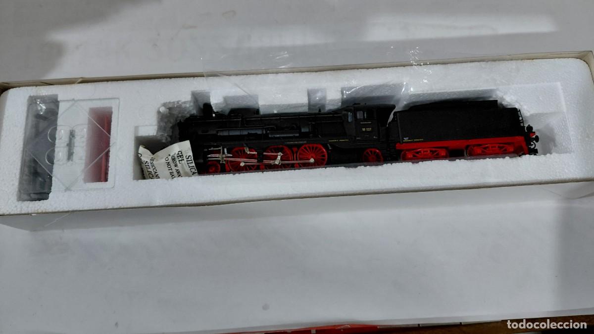 Trenes escala: Locomotora vapor Roco DR 18 HO CC DC