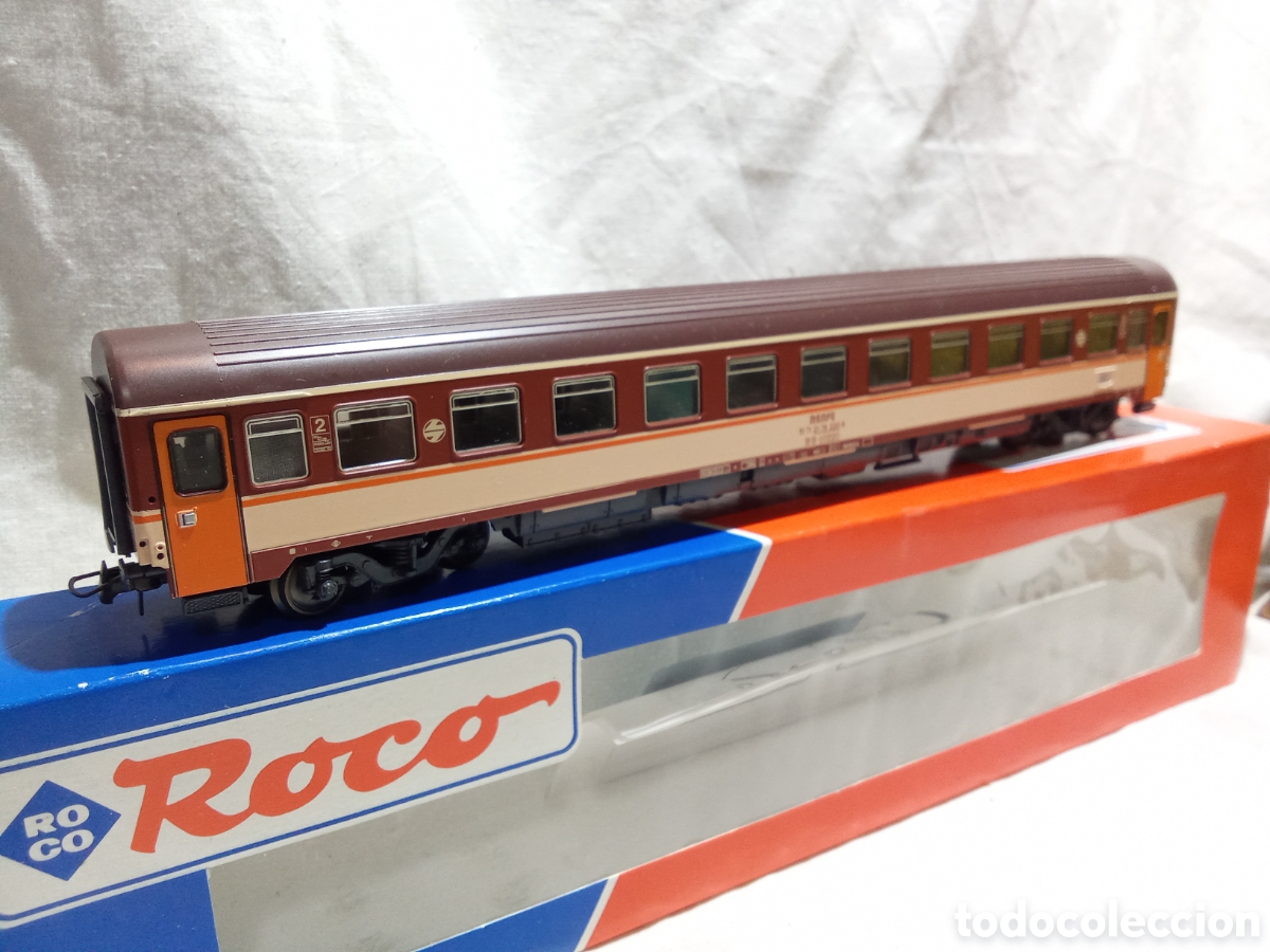 Trenes escala: VAG&Oacute;N DE PASAJEROS 44314 RENFE DE ROCO H0 EN CAJA