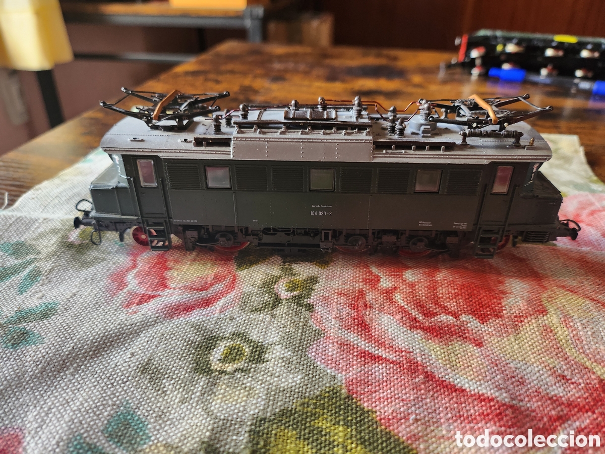 Trenes escala: Locomotora electrica Roco BR 104 020 3