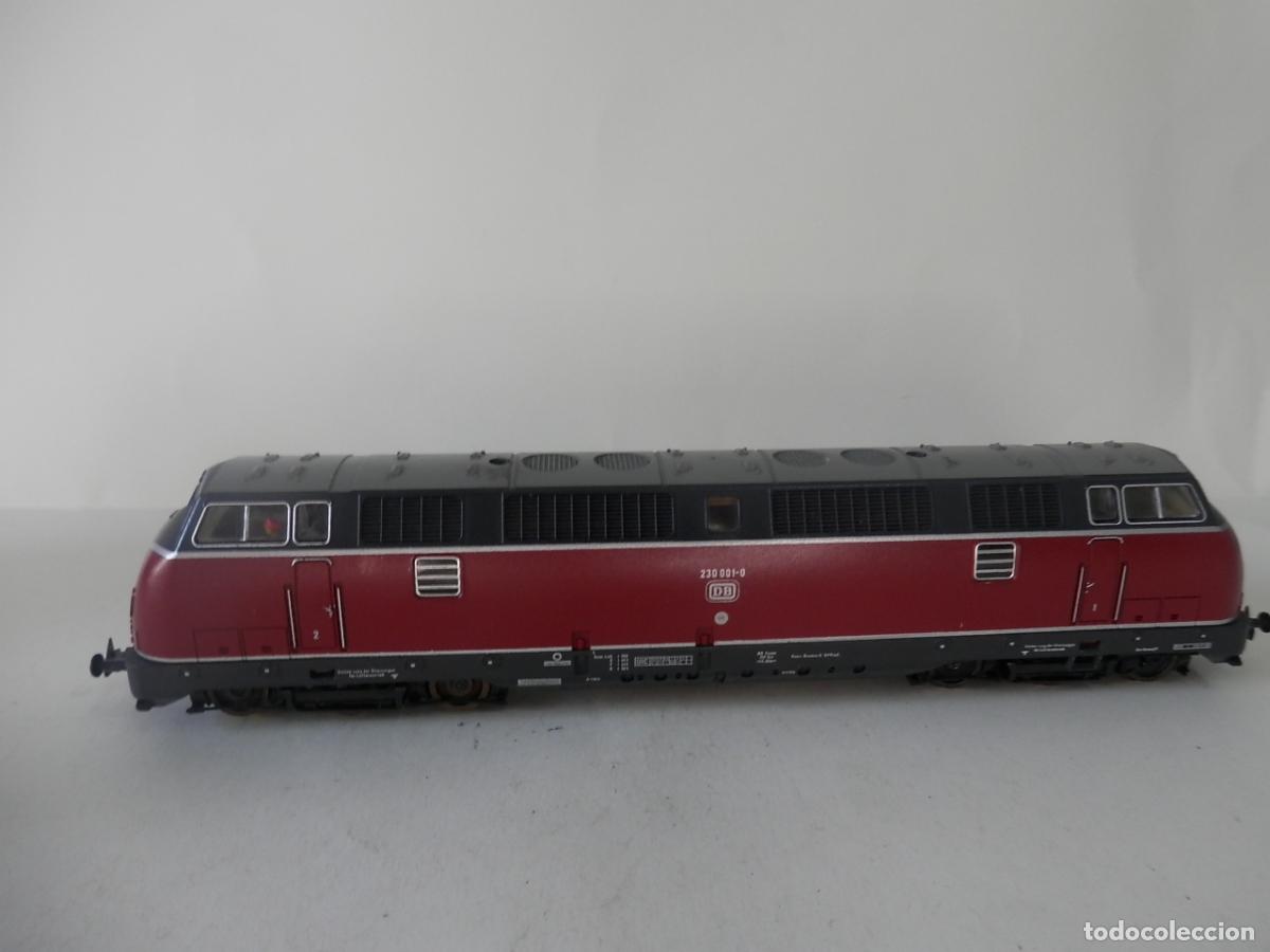 Trenes escala: LOCOMOTORA DIESEL DE LA DB 230 001 ESCALA HO DE ROCO