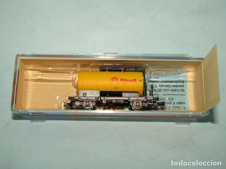 Trenes escala: Vag&oacute;n Cisterna SHELL de la DB en Escala *N* de ROCO - Foto 1