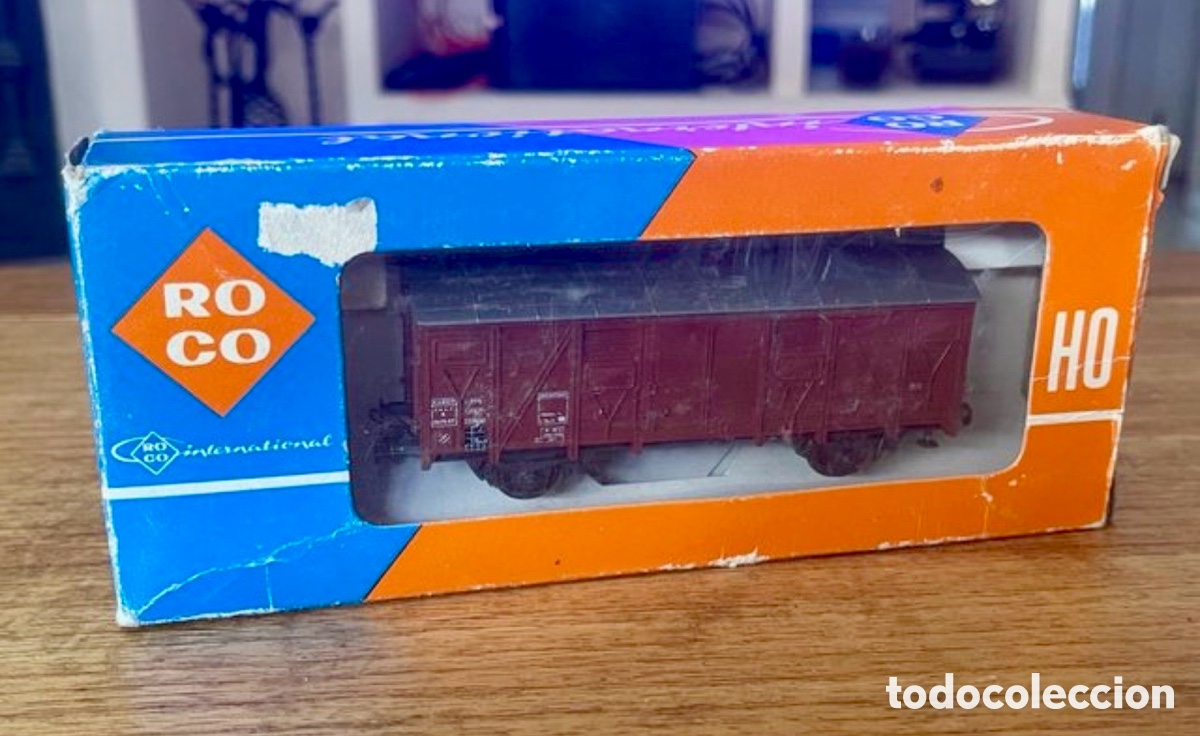 Trenes escala: ROCO 4372 Vag&oacute;n Cerrado DB HO