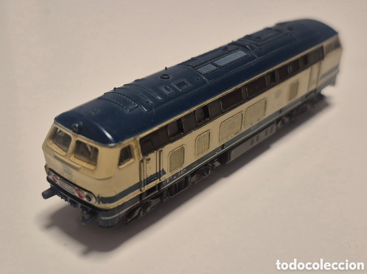 Comboios Escala: ROCO N - LOCOMOTORA DIESEL DB 215 036-4