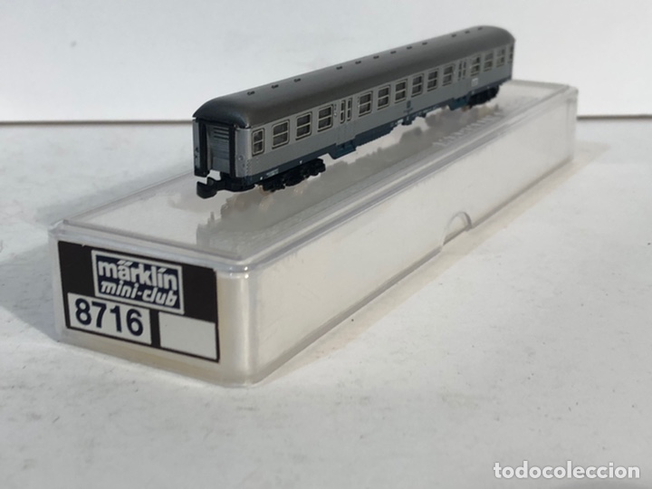 Trenes escala: MARKLIN VAG&Oacute;N PASAJEROS COCHE 2&ordf; PLATA DB CERCAN&Iacute;AS, REFERENCIA 8716 ESCALA Z