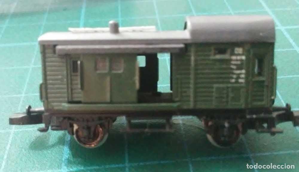 Trenes escala: M&Auml;RKL&Iacute;N (mini-club): Ref. 8609 Vag&oacute;n Furg&oacute;n Equipajes - Ref 8707 Vag&oacute;n Pasajero, tres ejes, 2&ordm; clase