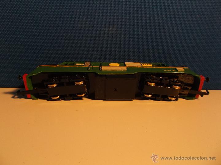 Trenes escala: Locomotora verde. - Foto 3