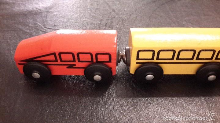 Trenes escala: DOS TRENES DE MADERA CON IMANES. - Foto 3