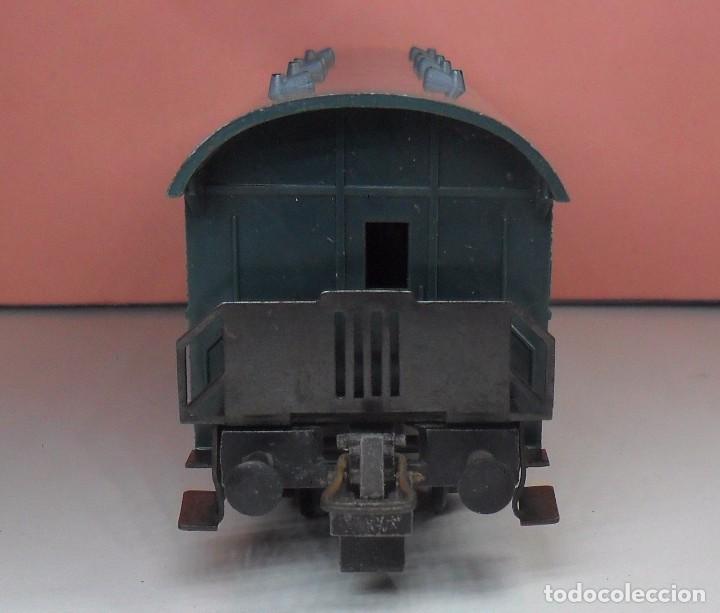 Trenes escala: TRIX H0 - Vag&oacute;n de pasajeros 2&ordf; clase - Foto 2
