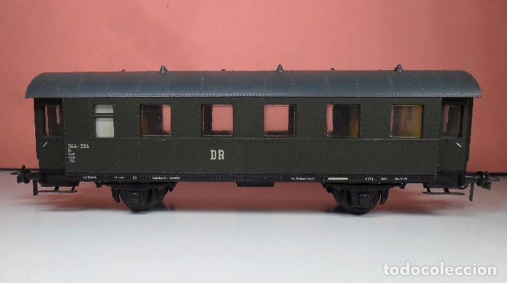 Trenes escala: Vag&oacute;n de pasajeros - Escala H0 - Foto 1