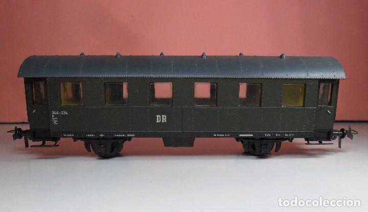 Trenes escala: Vag&oacute;n de pasajeros - Escala H0 - Foto 3