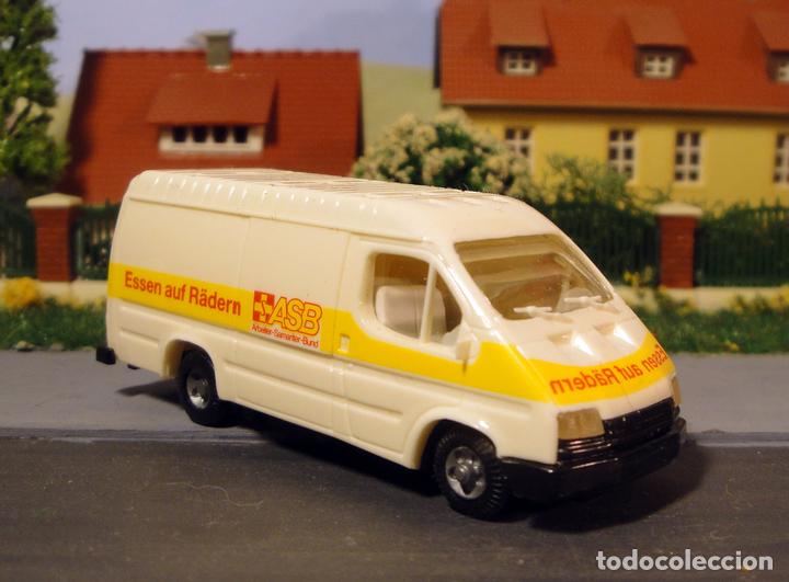 Trenes escala: Ford transit. De Pralin&eacute; - Foto 1