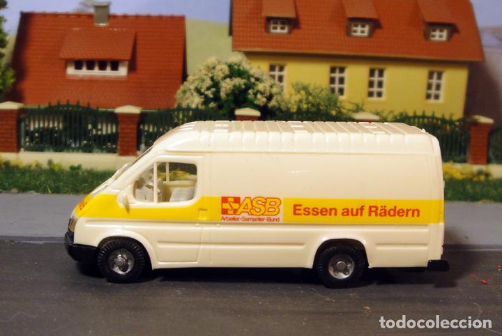 Trenes escala: Ford transit. De Pralin&eacute; - Foto 2