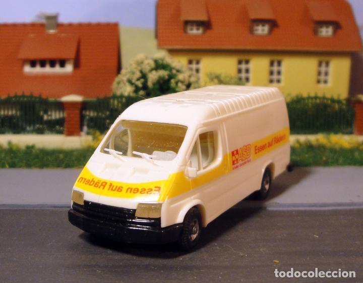 Trenes escala: Ford transit. De Pralin&eacute; - Foto 3