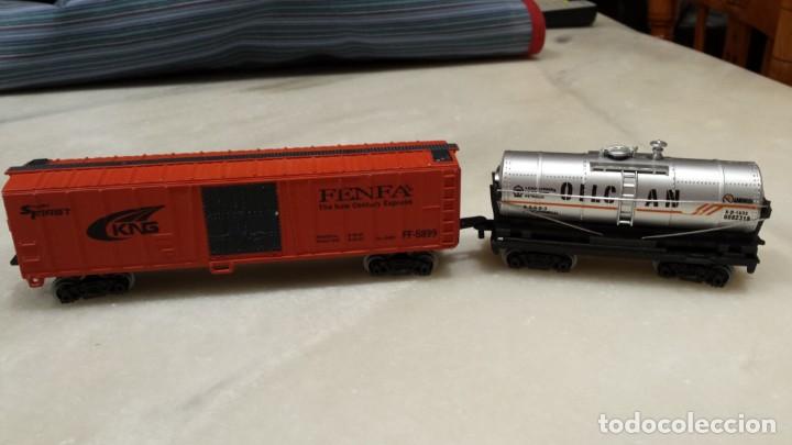 Trenes escala: Dos vagones de tren. - Foto 1