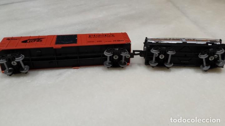 Trenes escala: Dos vagones de tren. - Foto 2