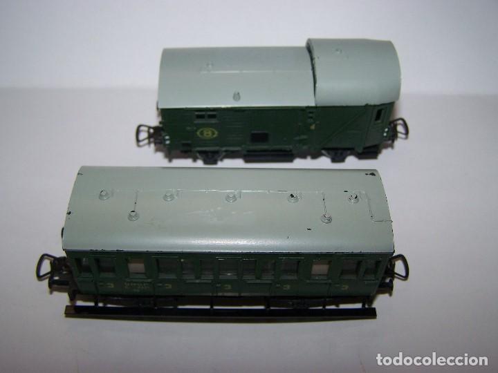 Trenes escala: DOS VAGONES MARCA PIKO EN H0 HO. - Foto 2
