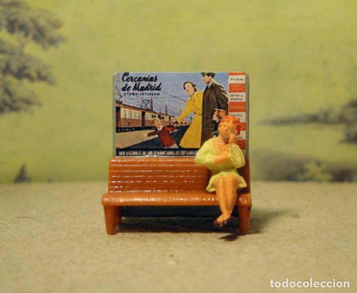 Trenes escala: Banco con publicidad antigua - Foto 2