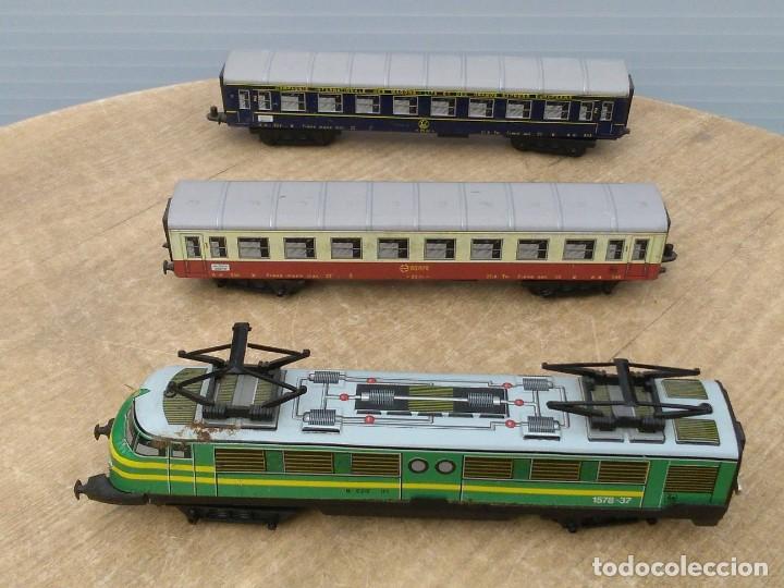 Trenes escala: Locomotora y dos vagones - Foto 1