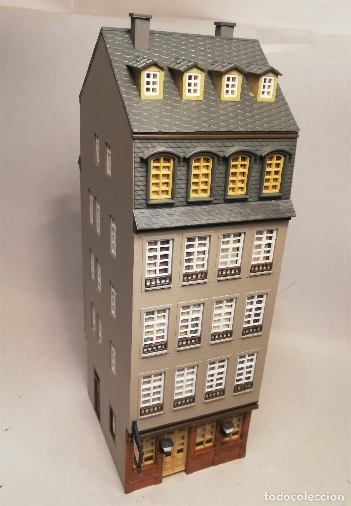 Trenes escala: FALLER. Escala H0. Edificio de apartamentos 6x8 cms. Maqueta montada y pintada - Foto 1