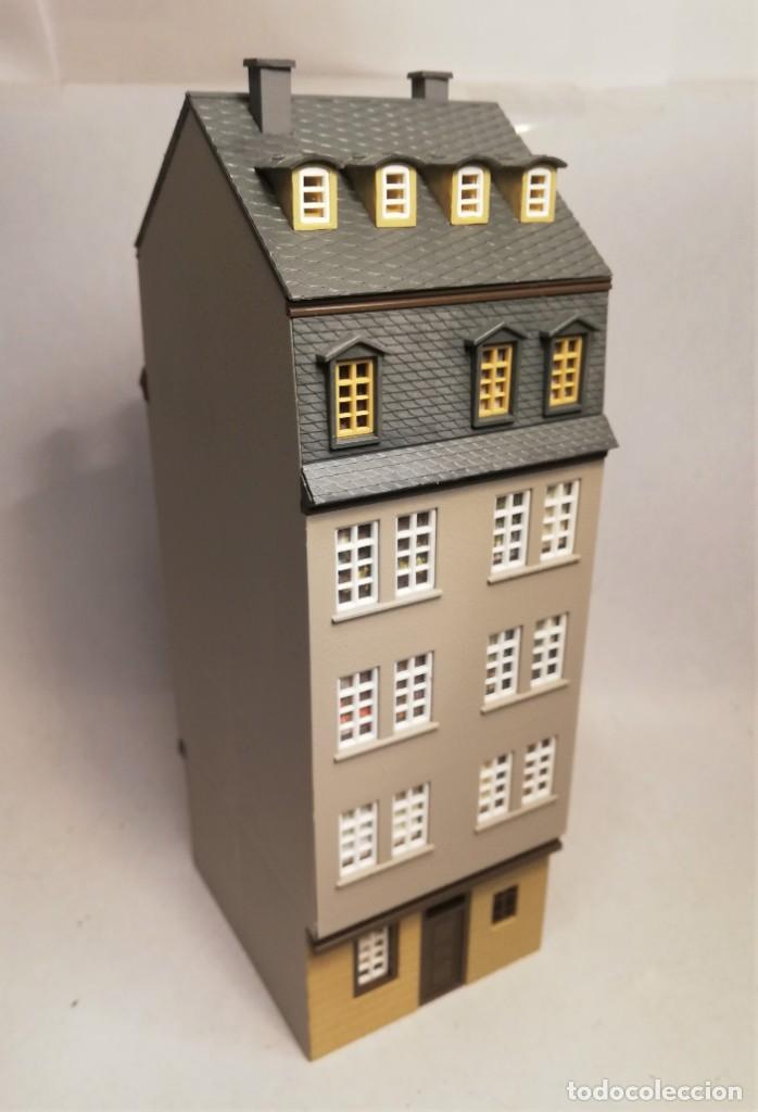 Trenes escala: FALLER. Escala H0. Edificio de apartamentos 6x8 cms. Maqueta montada y pintada - Foto 2