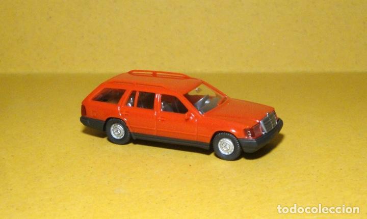 Trenes escala: Mercedes 230 TE de Wiking - Foto 1