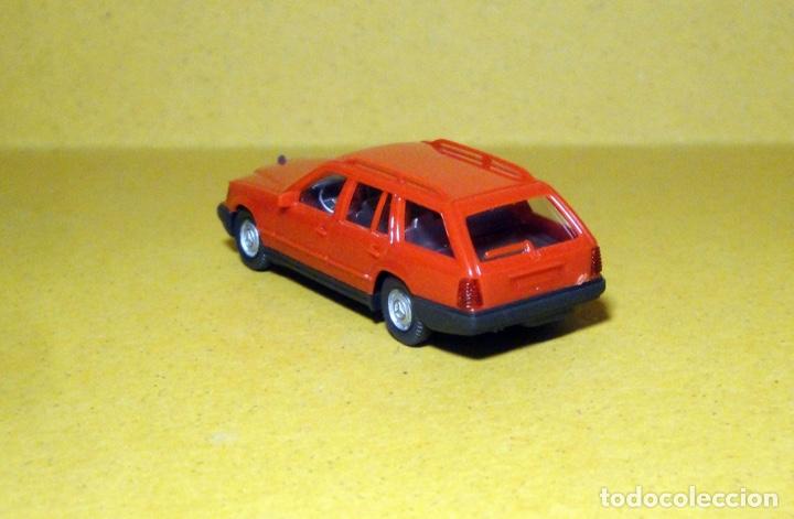 Trenes escala: Mercedes 230 TE de Wiking - Foto 3