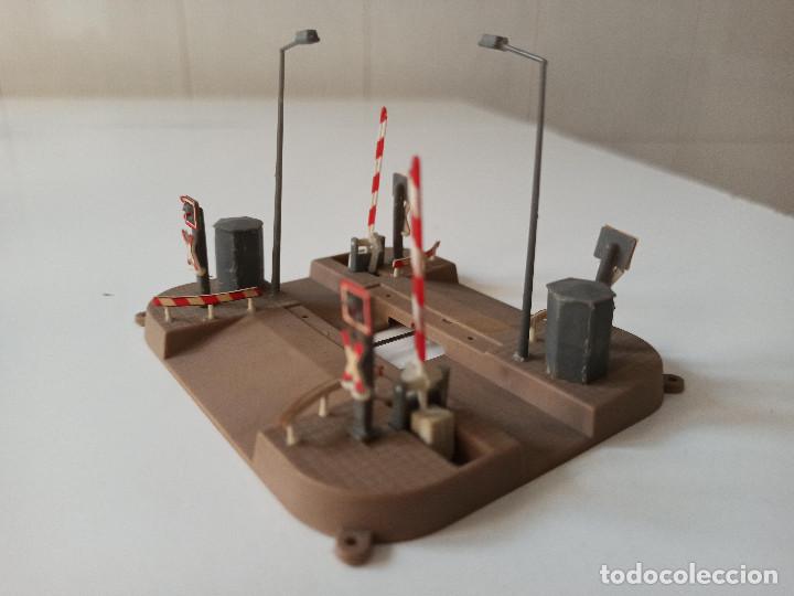 Trenes escala: Maqueta de barreras - Foto 2