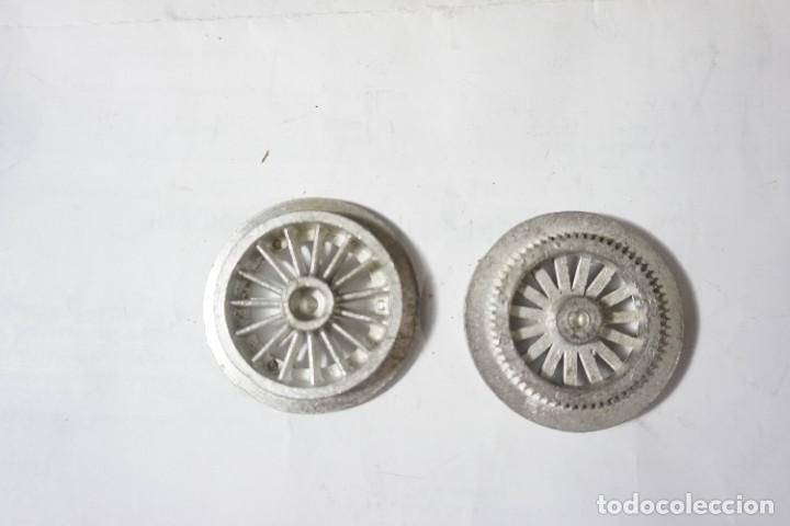 Trenes escala: 2 RUEDAS CON ENGRANAJE 34,2 MM - Foto 1