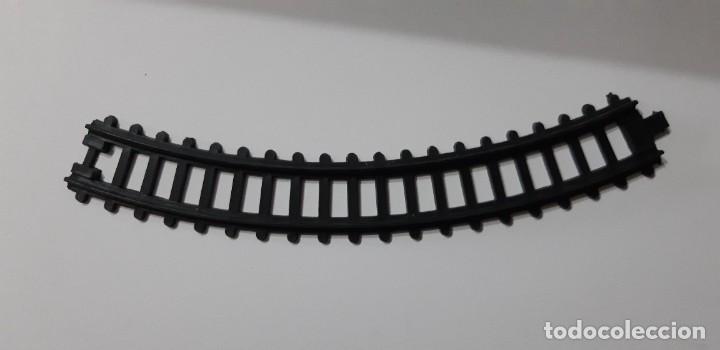 Trenes escala: LOTE DE 8 TRAMOS DE VIA EN PLASTICO. SIN MARCA. - Foto 1