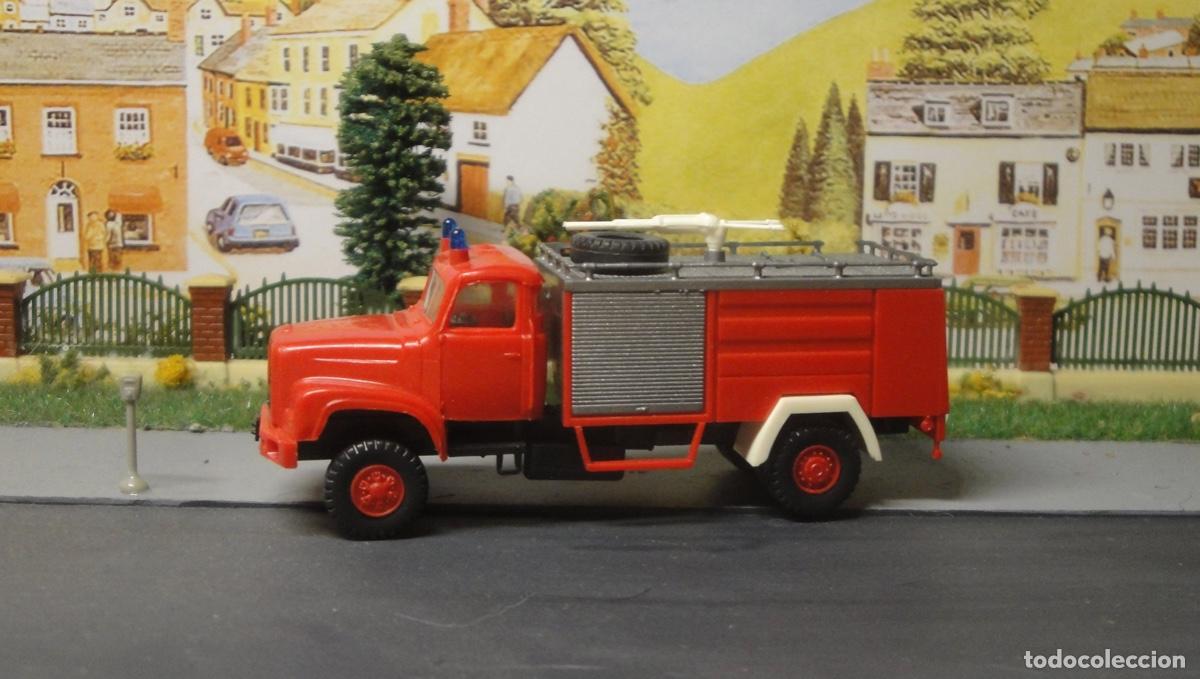 Trenes escala: Cami&oacute;n de bomberos Saurer de RMM - Foto 1