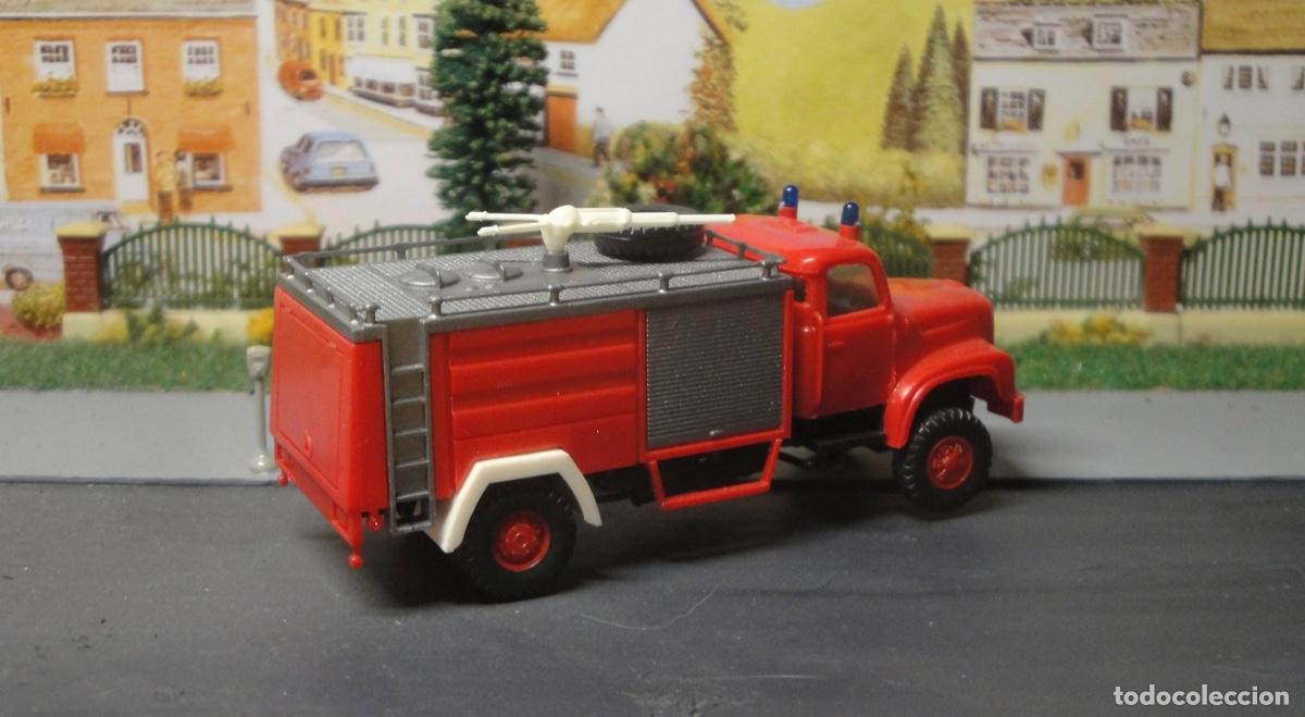 Trenes escala: Cami&oacute;n de bomberos Saurer de RMM - Foto 2