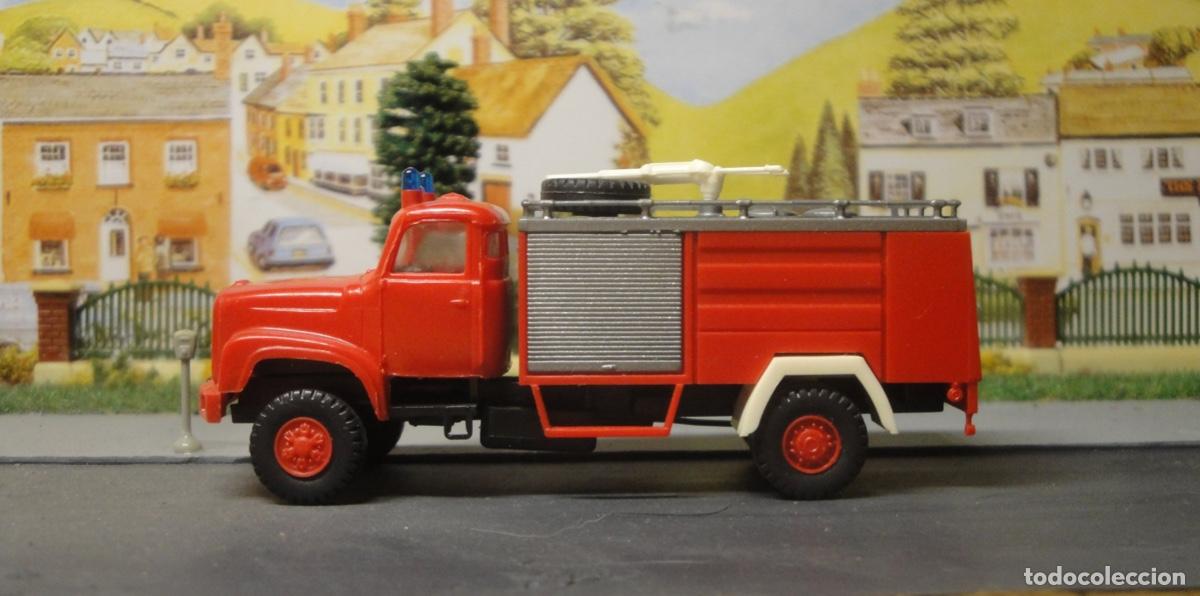 Trenes escala: Cami&oacute;n de bomberos Saurer de RMM - Foto 4
