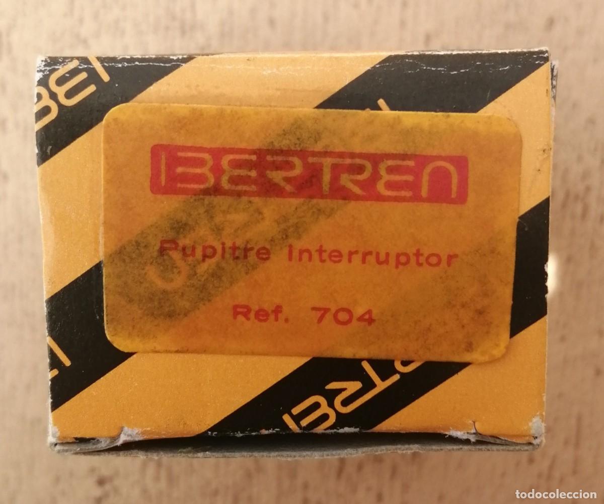 Trenes escala: Caja VAC&Iacute;A Ibertren, Pupitre Interruptor Ref. 704 - Foto 1