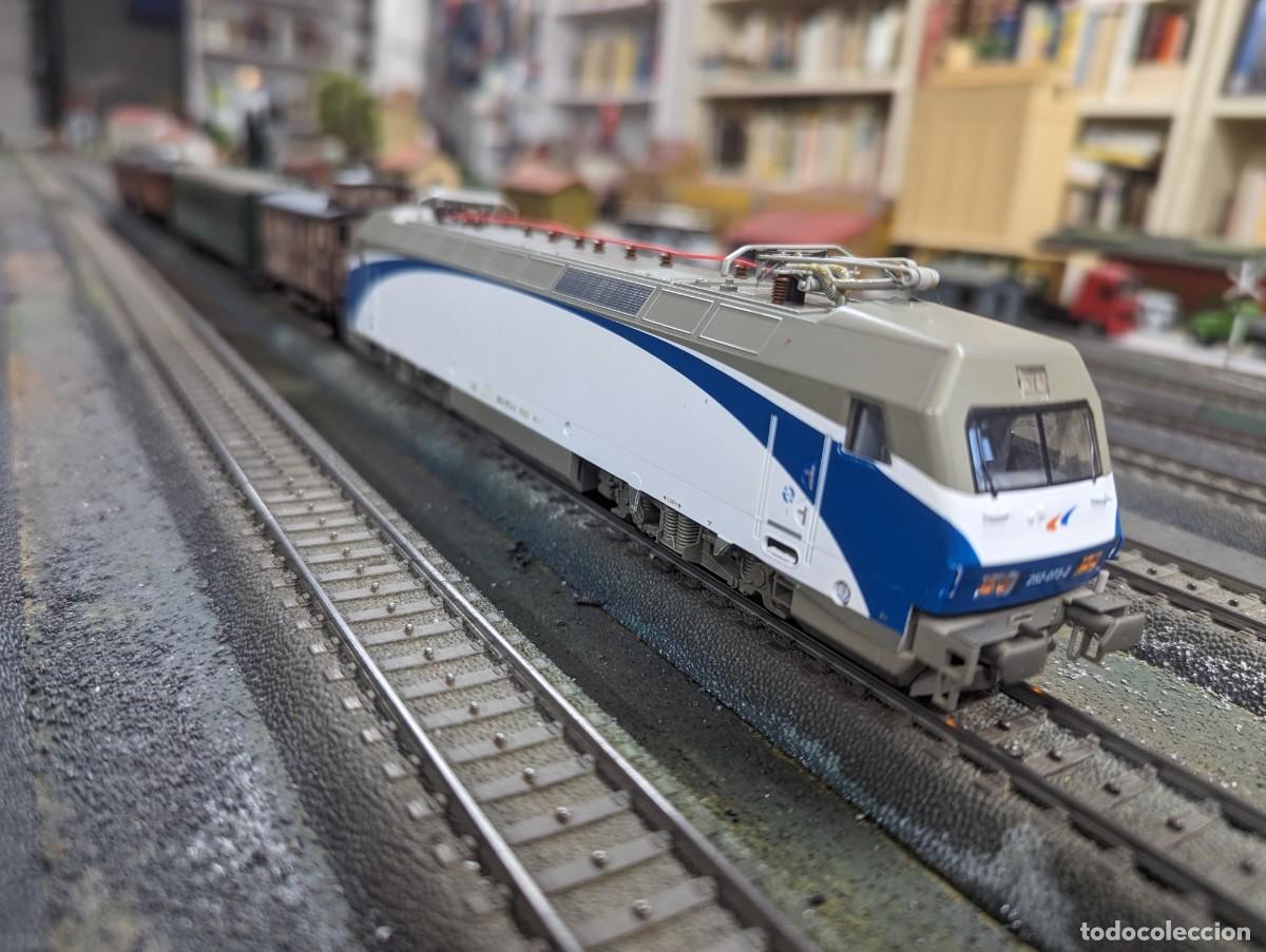 locomotora renfe 252 de mehano - Acheter Autres maquettes et trains à  l'échelle H0 sur todocoleccion