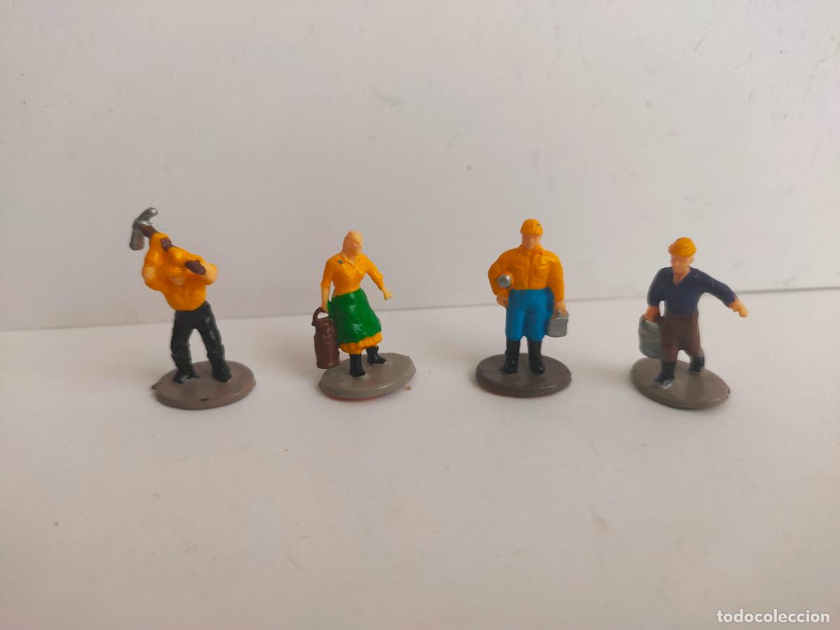 Trenes escala: Cuatro figuras escala H0 - Foto 1