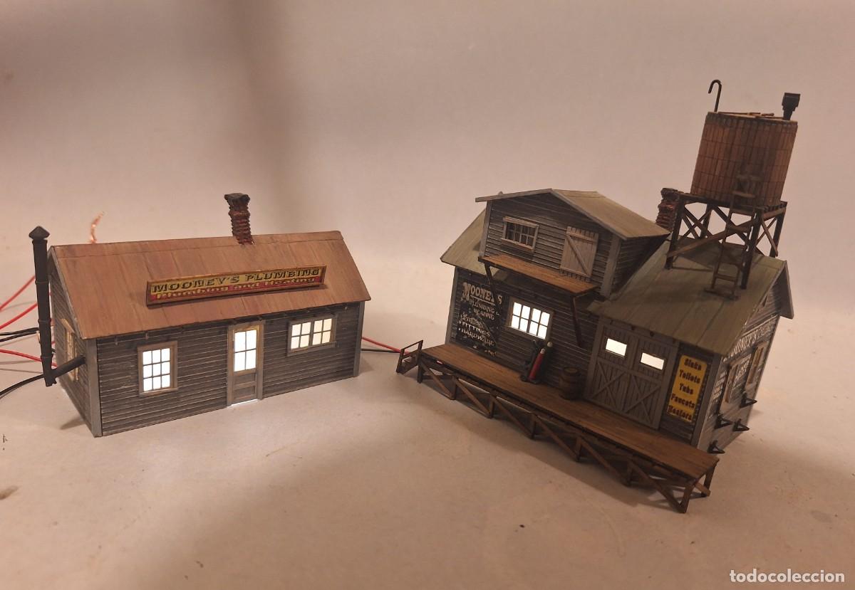 Trenes escala: BAR MILLS. Escala H0. Mooneys Plumbing dos edificios 10,5x7 y 9x4,5 cms Con luz - Foto 4