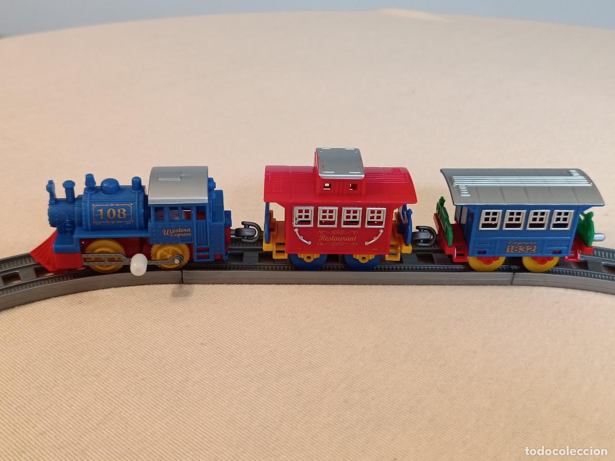 Trenes escala: Tren de pl&aacute;stico a cuerda, con complementos: Veh&iacute;culos, personal, obras... - Foto 6