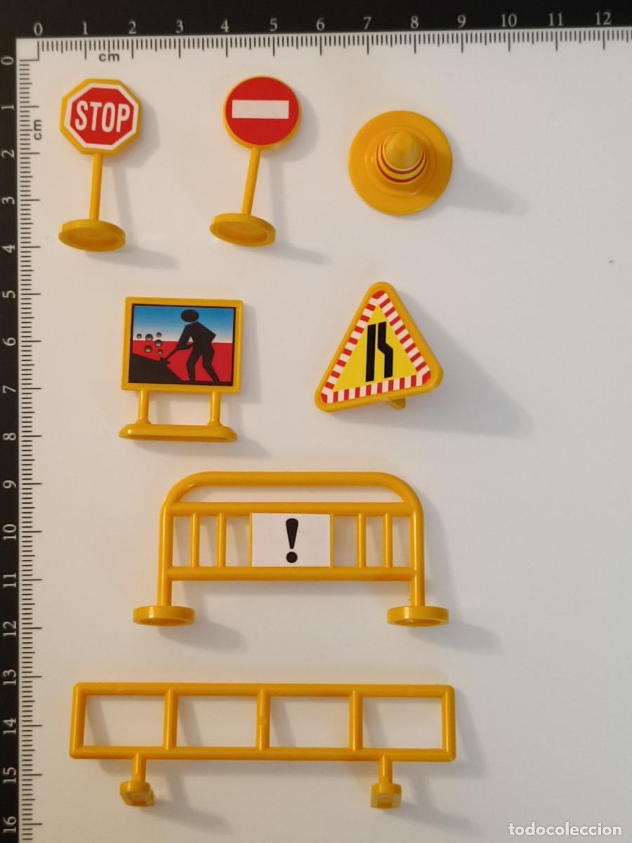 Trenes escala: Tren de pl&aacute;stico a cuerda, con complementos: Veh&iacute;culos, personal, obras... - Foto 16