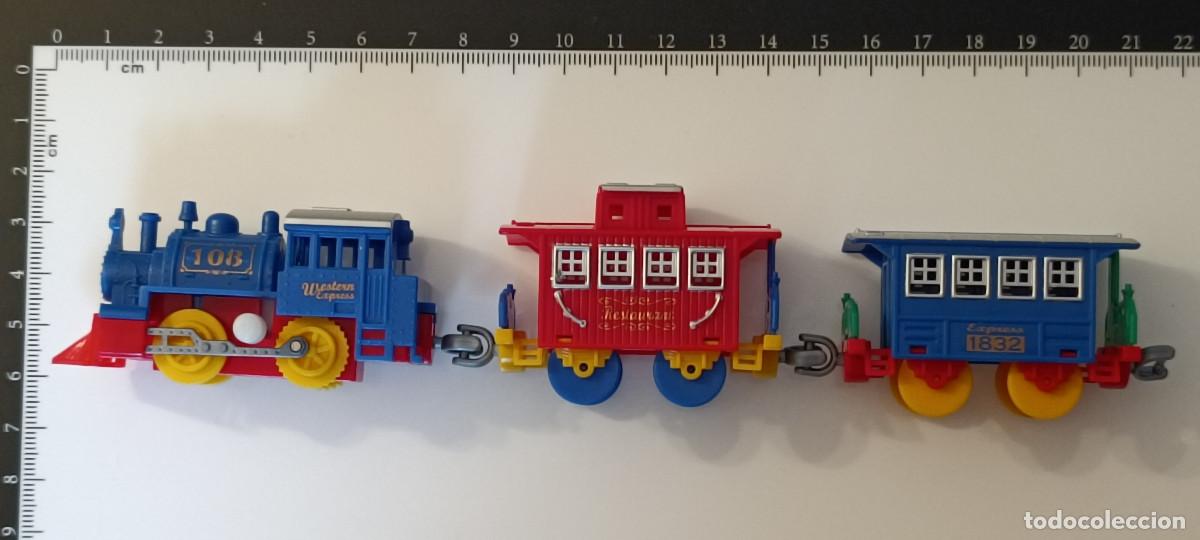 Trenes escala: Tren de pl&aacute;stico a cuerda, con complementos: Veh&iacute;culos, personal, obras... - Foto 21