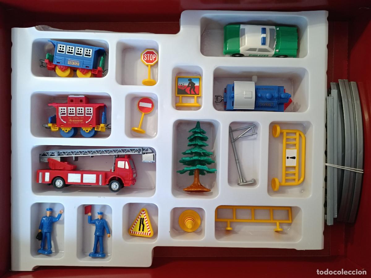Trenes escala: Tren de pl&aacute;stico a cuerda, con complementos: Veh&iacute;culos, personal, obras... - Foto 24