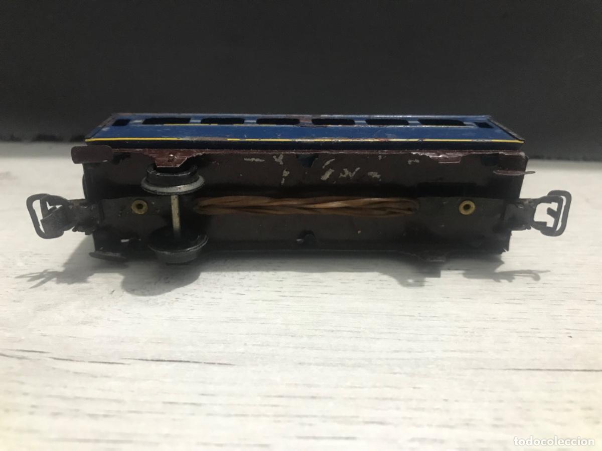Trenes escala: Vag&oacute;n de chapa con falta - Foto 3