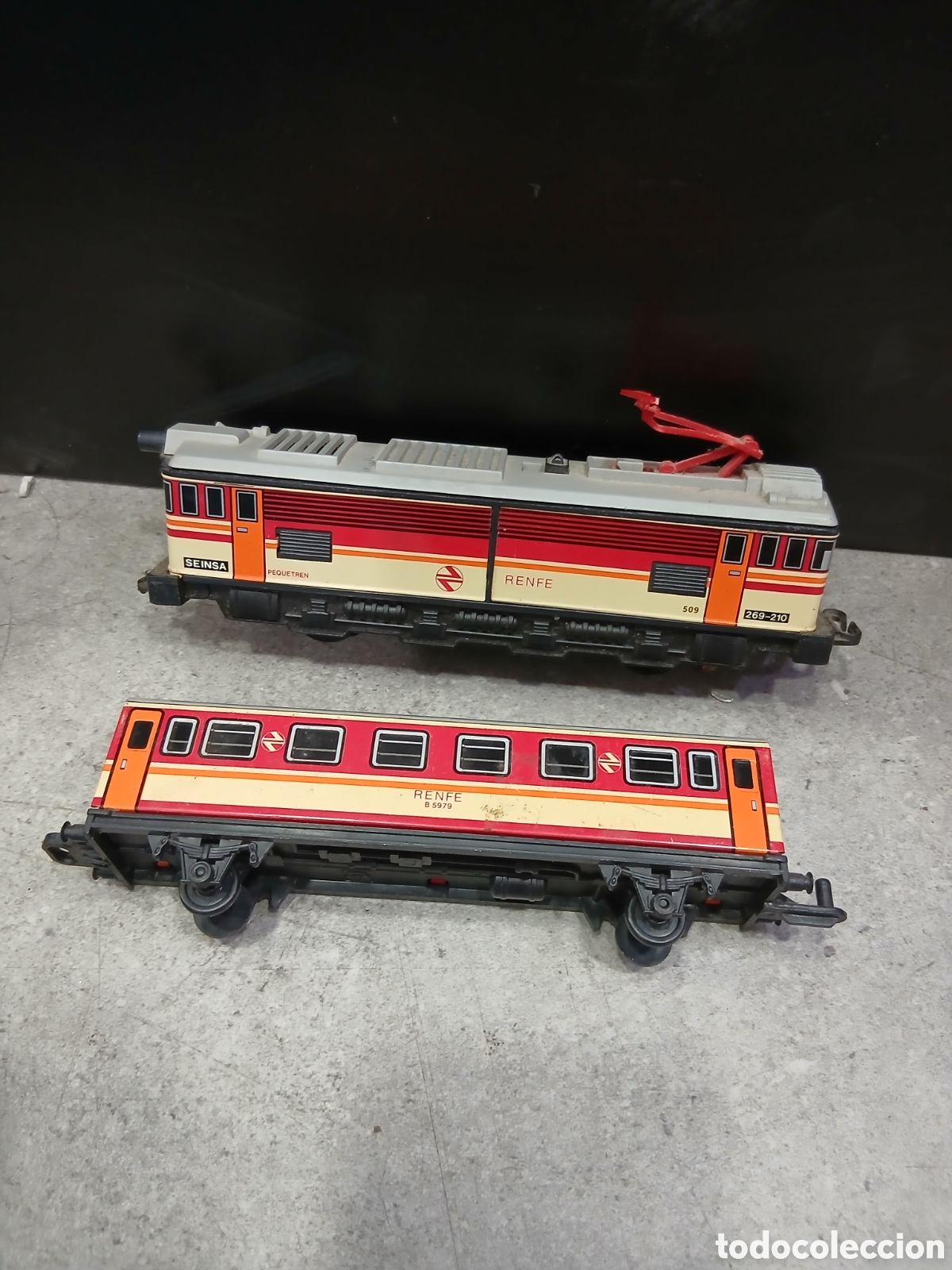 Trenes escala: Locomotora y vag&oacute;n Renfe. (L72) - Foto 1