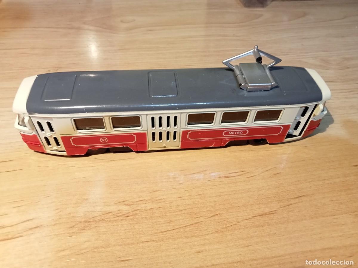 Trenes escala: Tranvia estatico,no lleva marca. - Foto 1
