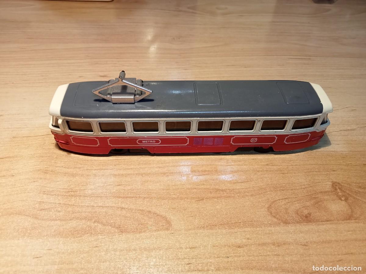 Trenes escala: Tranvia estatico,no lleva marca. - Foto 3